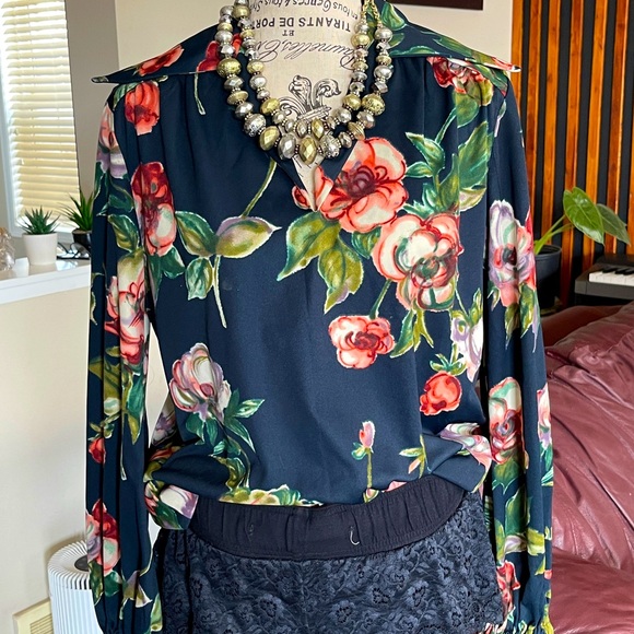 Beautiful Custom Made Long Sleeve Floral Blouse - Picture 1 of 16